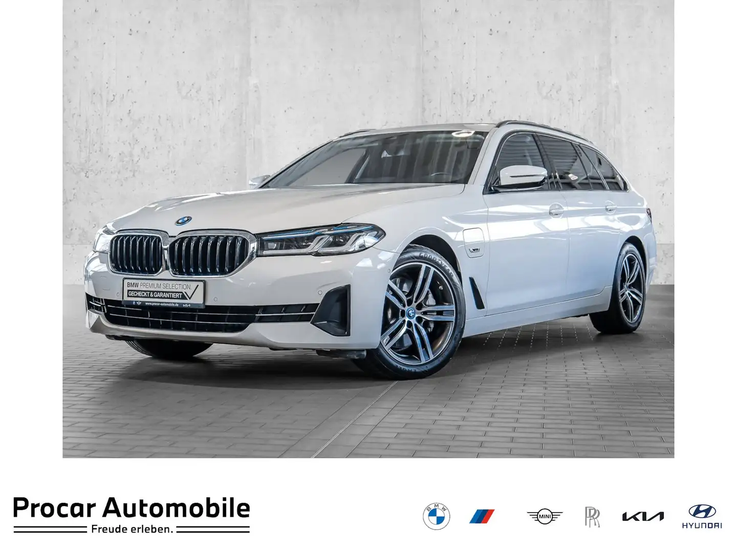 BMW 520 e Touring Anhängk. HeadUp Kamera Komfzg Weiß - 1