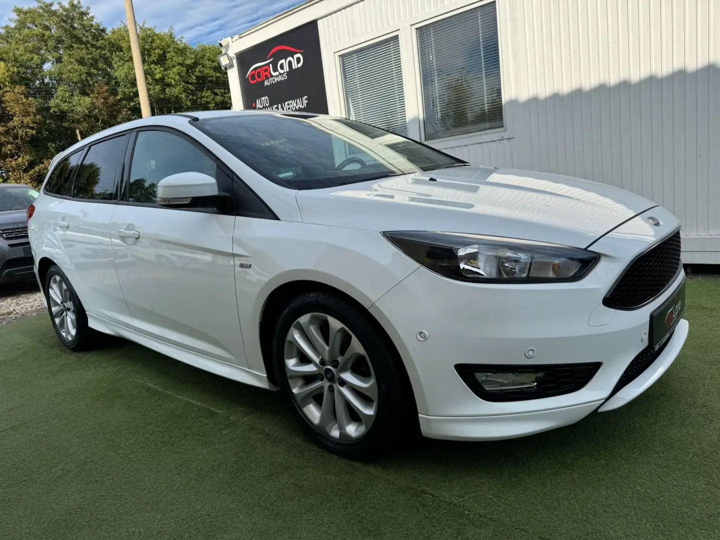 Ford Focus Turnier ST-Line SPORT- 140PS! Weiß - 1