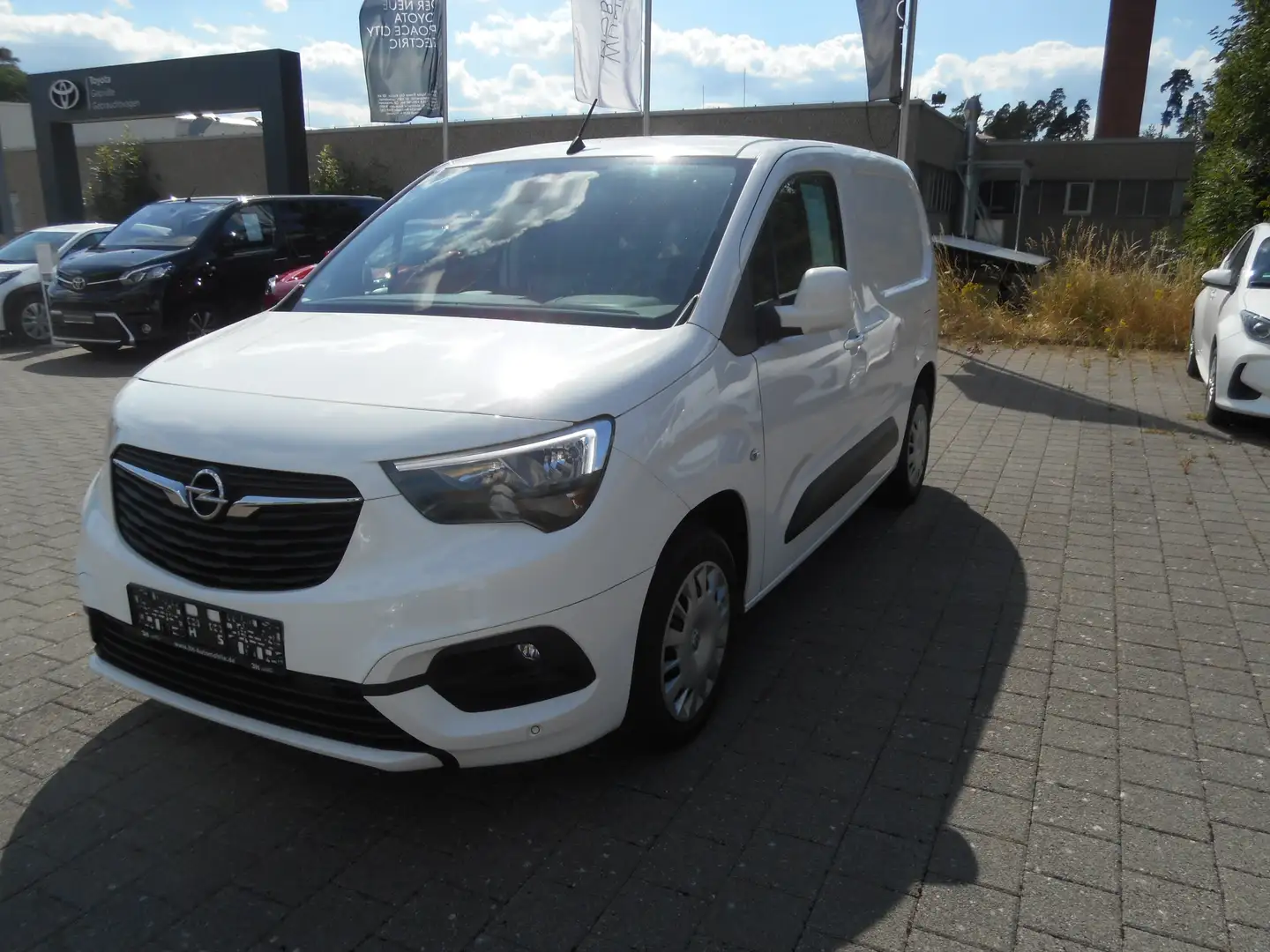 Opel Combo E Cargo Edition Automatik AHK Standheizung CoolPa Weiß - 1