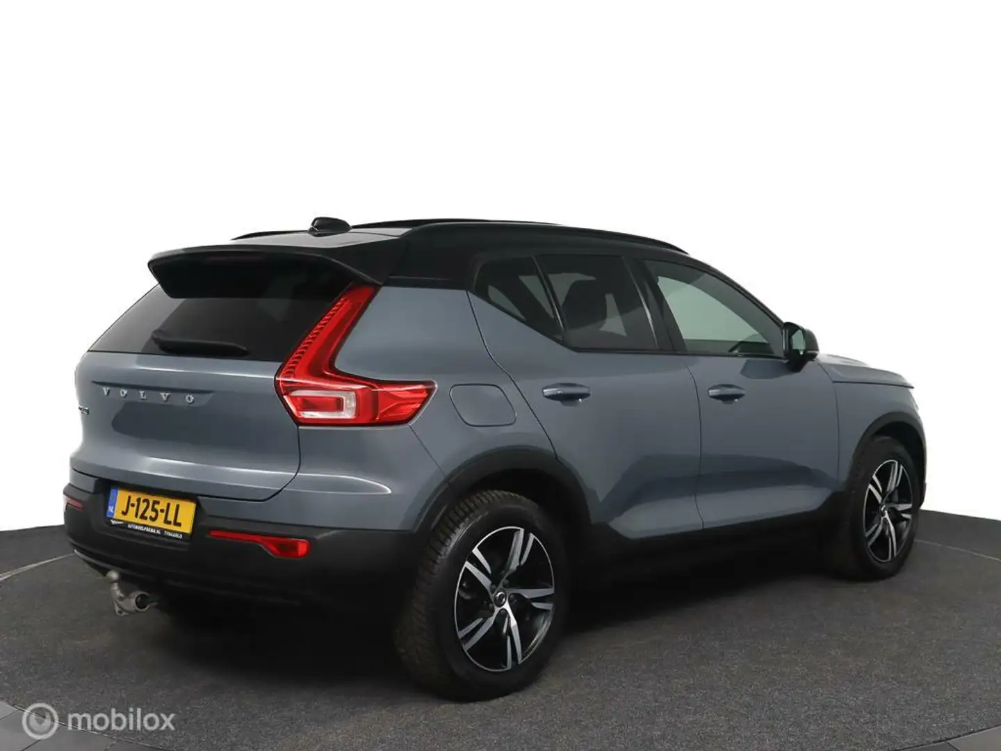 Volvo XC40 T3 R-Design|LEER|ACC|PILOT|PANO|TREKH|ZEER COMPL. Gris - 2