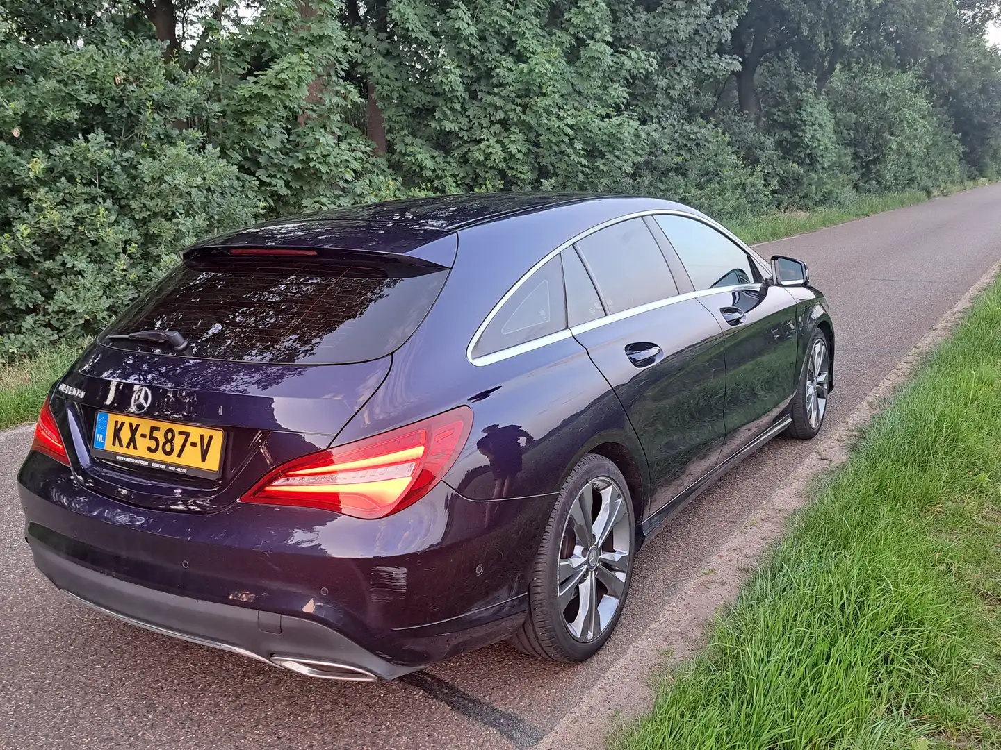 Mercedes-Benz CLA 180 CLA 180 shooting brake Blue - 1