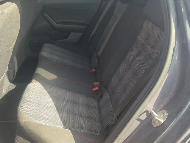 Volkswagen Polo view 8