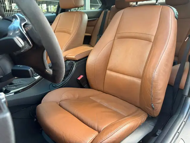 BMW 3 Series view 12