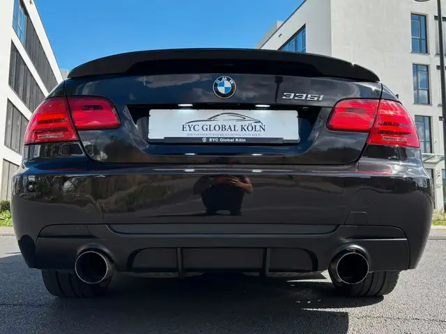 BMW 3 Series view 8