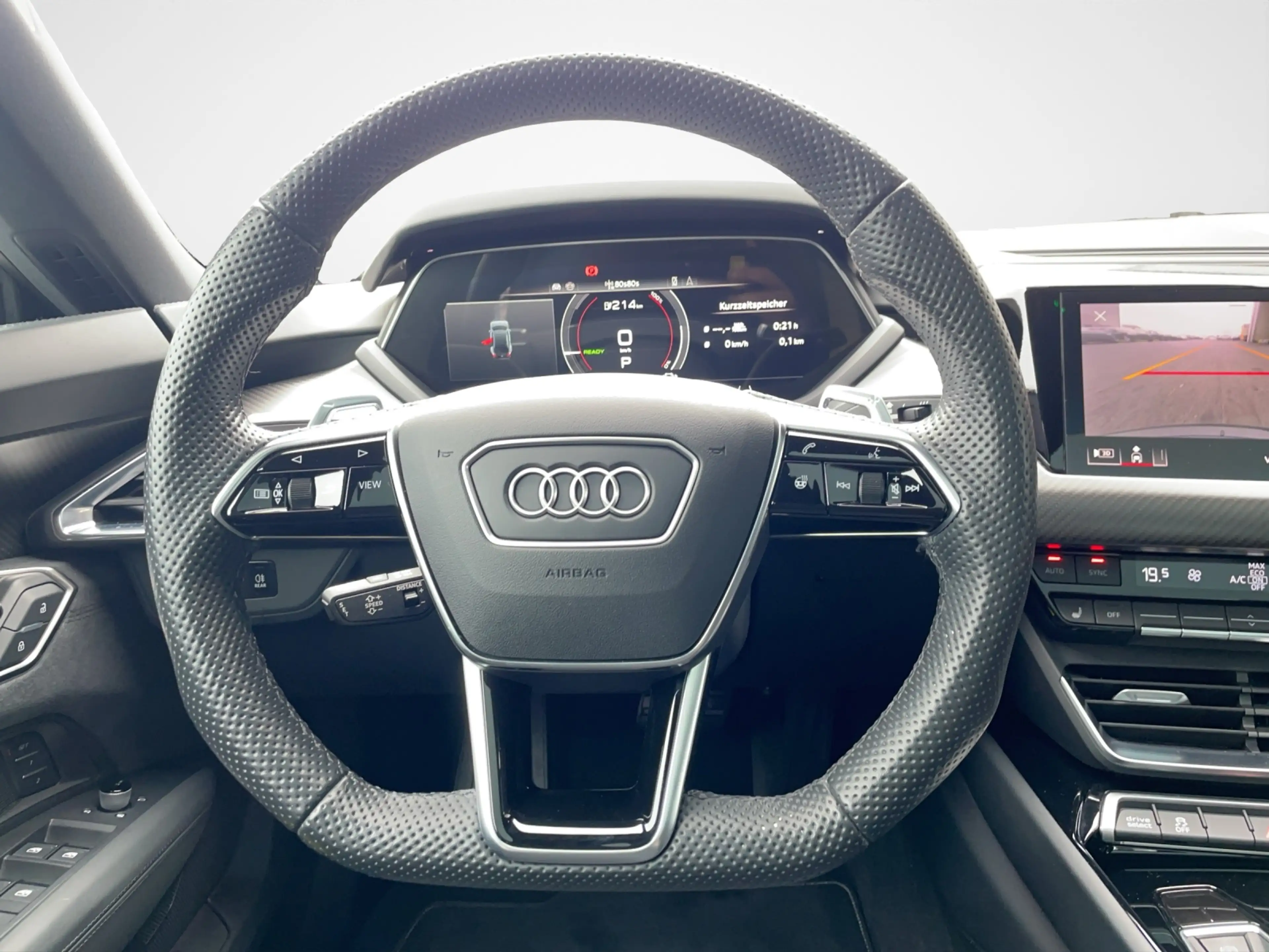 Audi e-tron GT quattro — photo 9