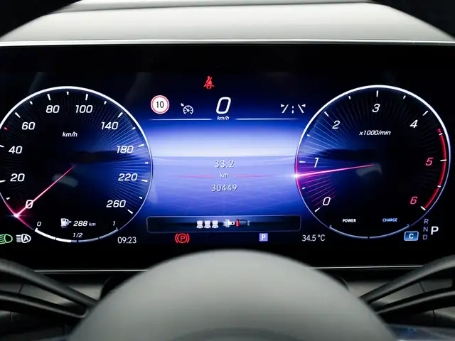 Mercedes-Benz GLC view 12