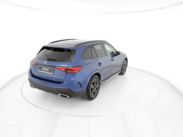 Mercedes-Benz GLC view 3