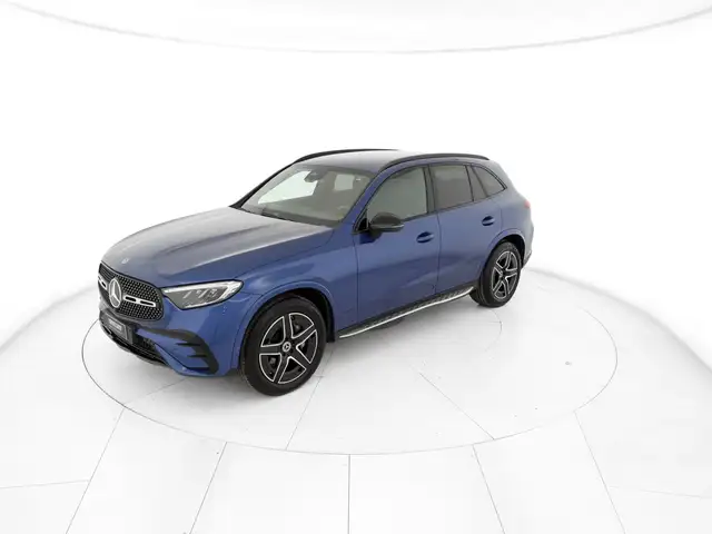 Mercedes-Benz GLC view 2