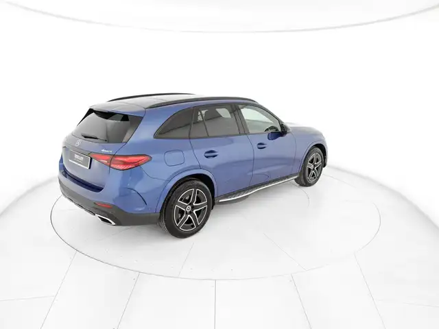 Mercedes-Benz GLC view 4