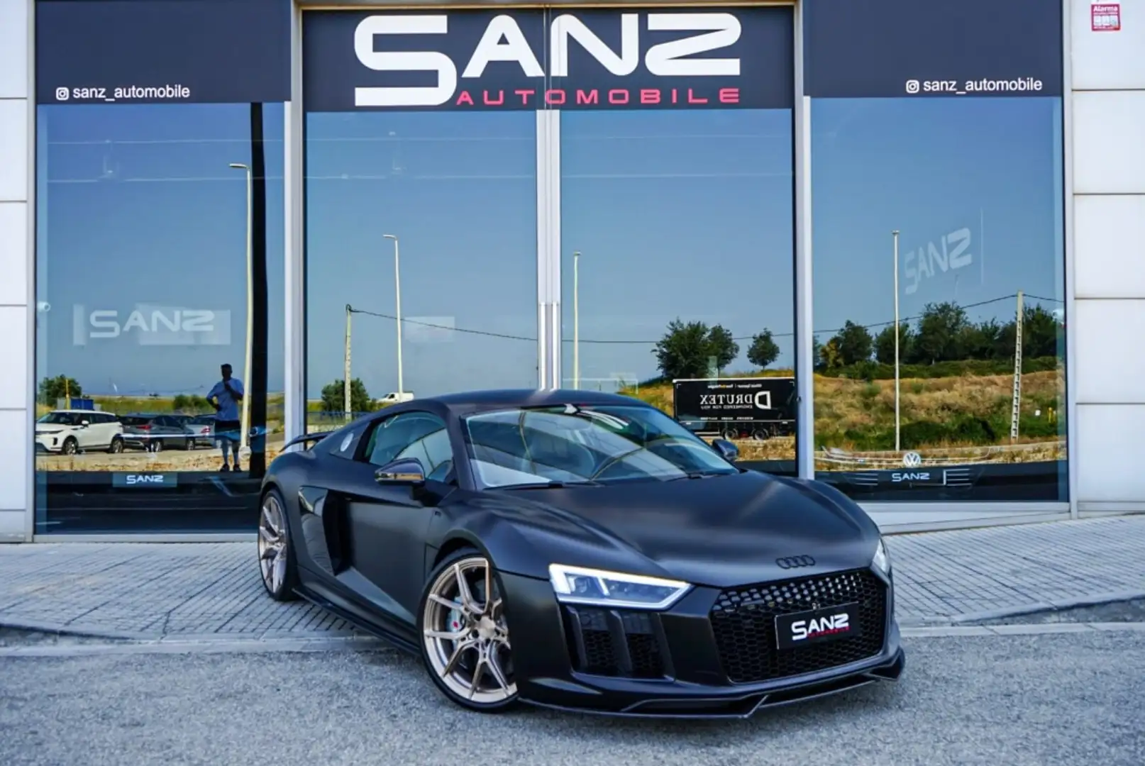 Audi R8 5.2 FSI V10 plus quattro S Tronic Czarny - 1