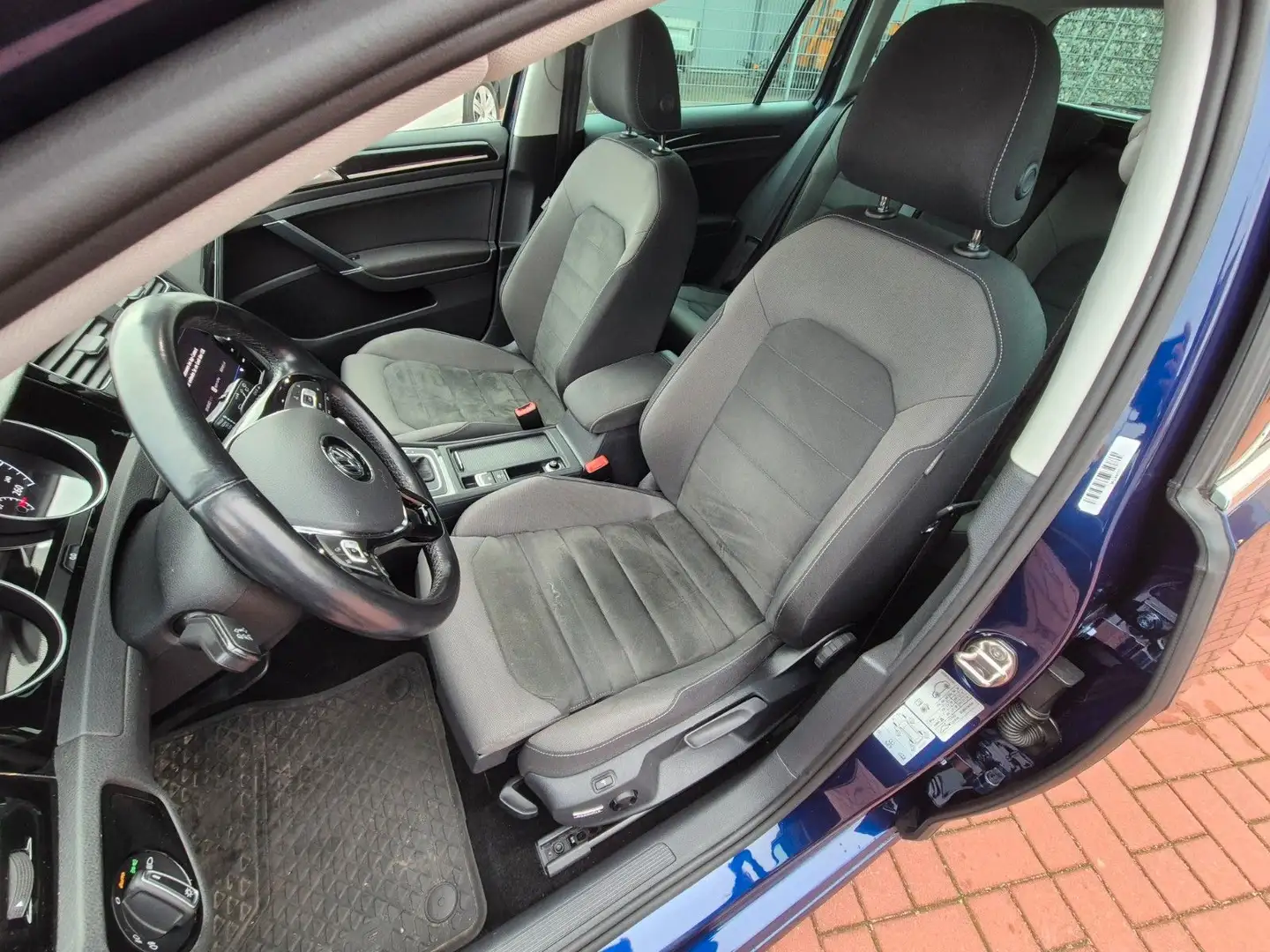 Volkswagen Golf VII Variant Highline, DSG Navi, LED, Sitzhg Blau - 2