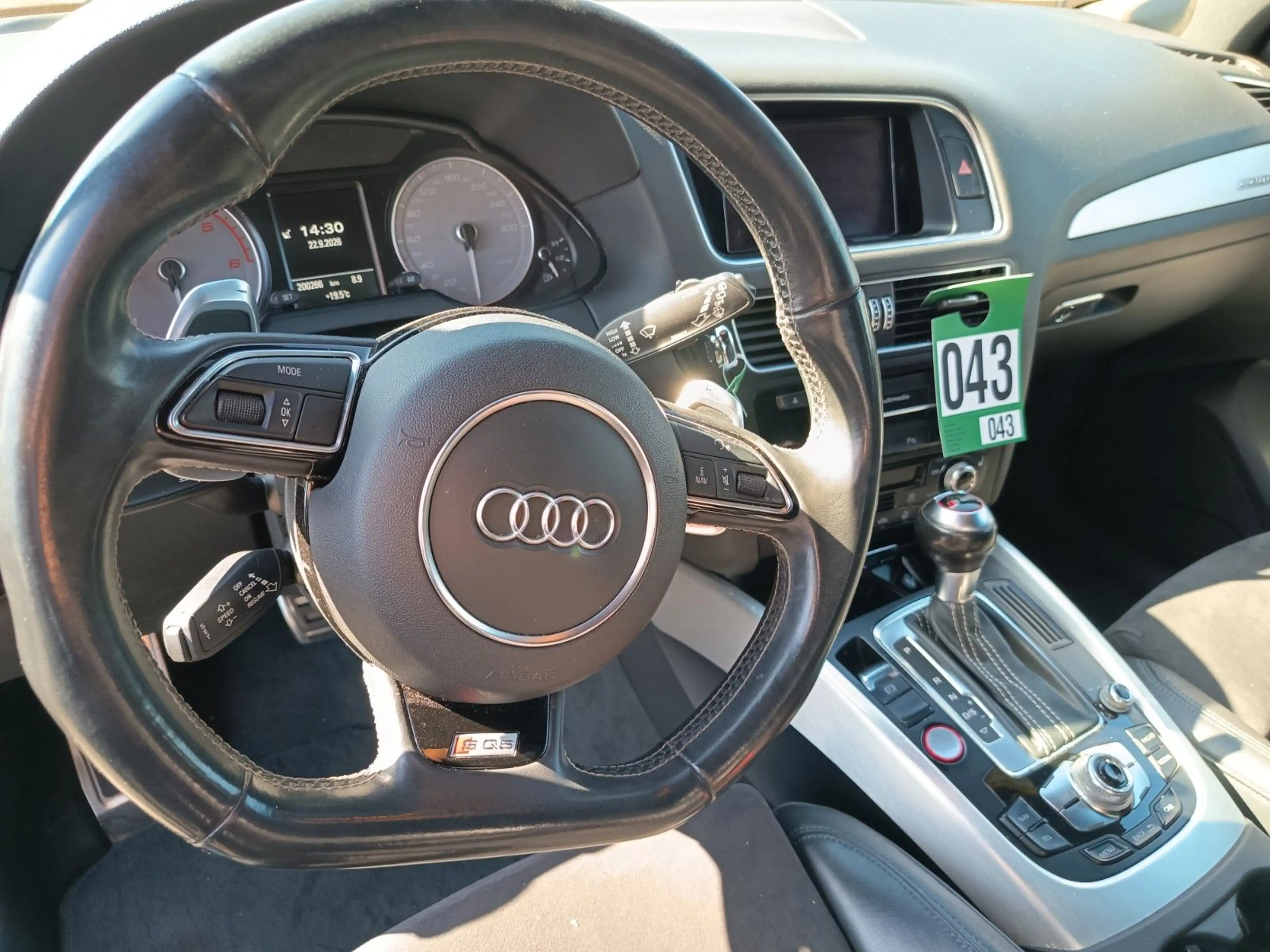 Audi SQ5 3.0 TDI quattro — photo 15