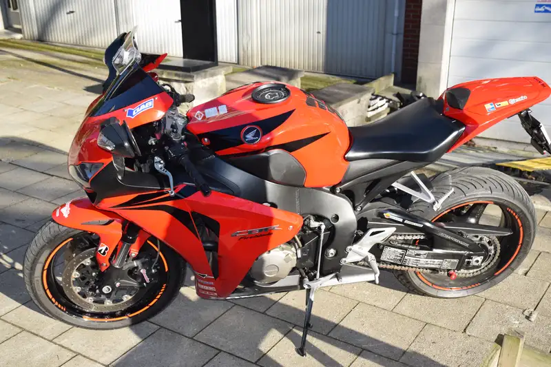 Honda CBR 1000 - foto 2