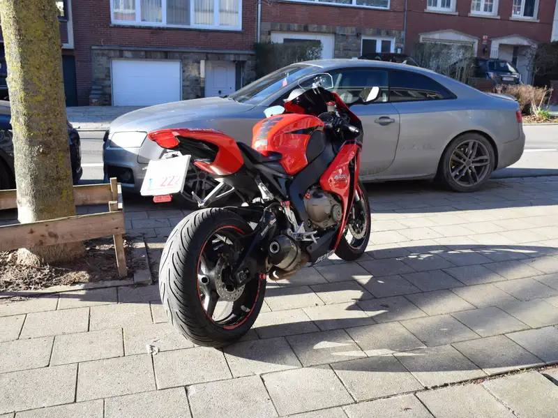 Honda CBR 1000 - foto 5