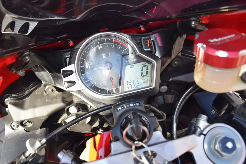 Honda CBR 1000 - foto 6