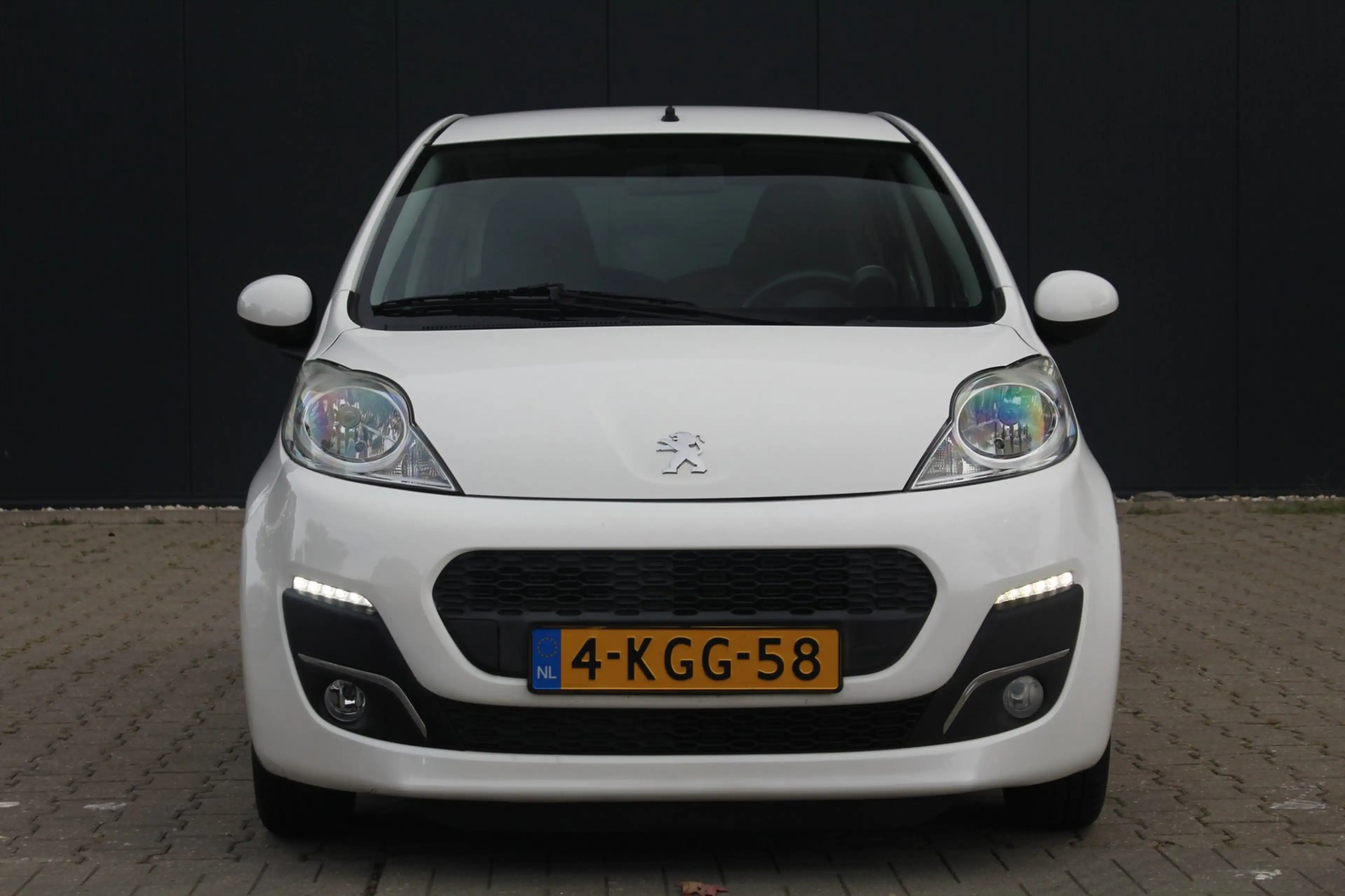Peugeot 107 1.0 Active | Automaat | 5 Deurs | Airco | 87 DKM | — photo 2