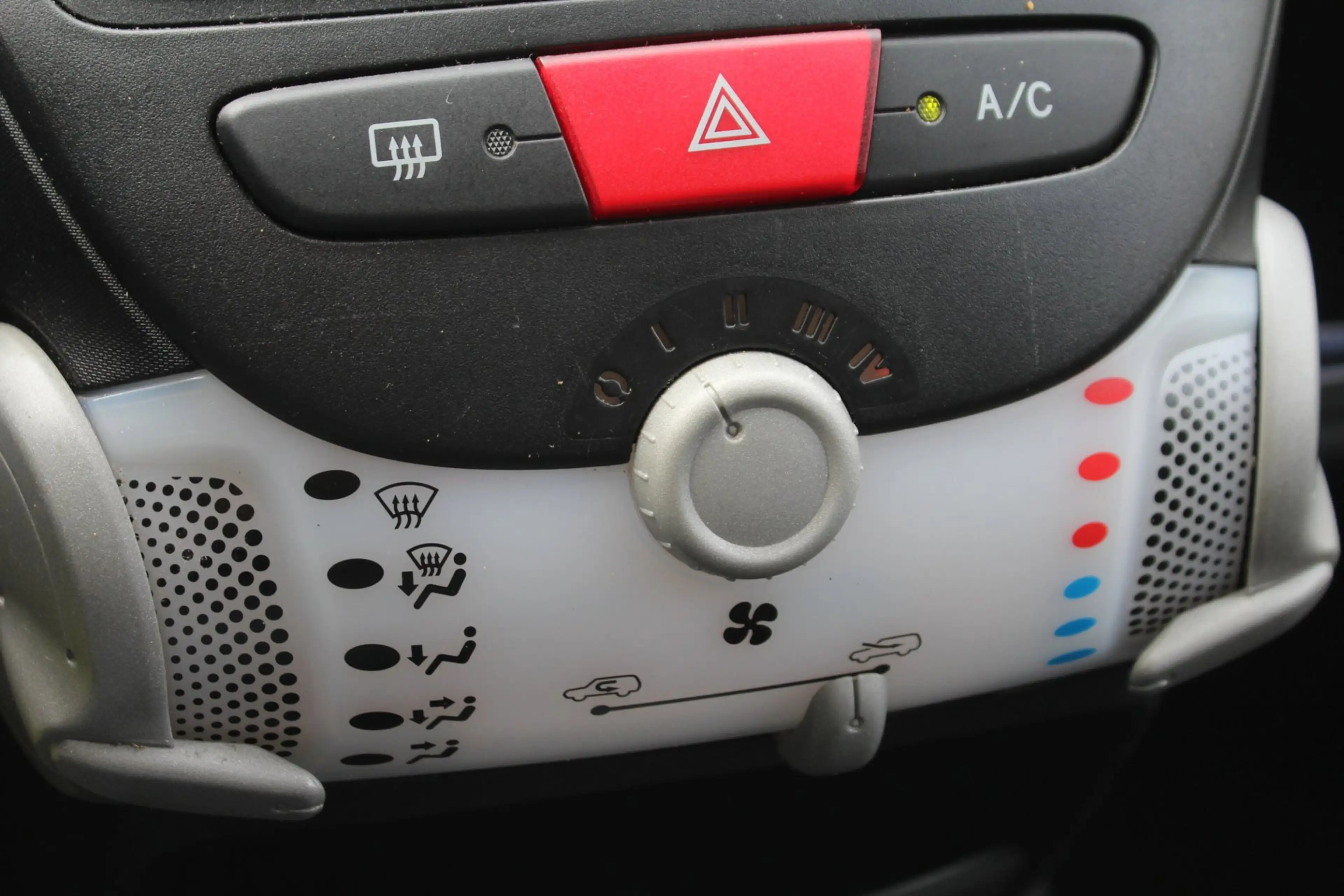 Peugeot 107 1.0 Active | Automaat | 5 Deurs | Airco | 87 DKM | — photo 15