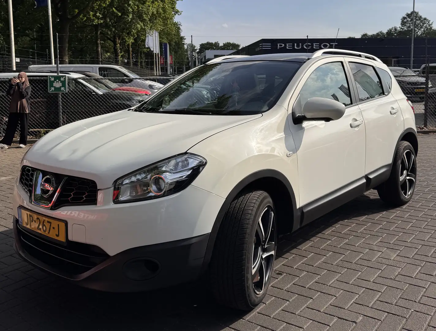 Nissan Qashqai 1.6 Connect Edition voor & achtercamera Wit - 1