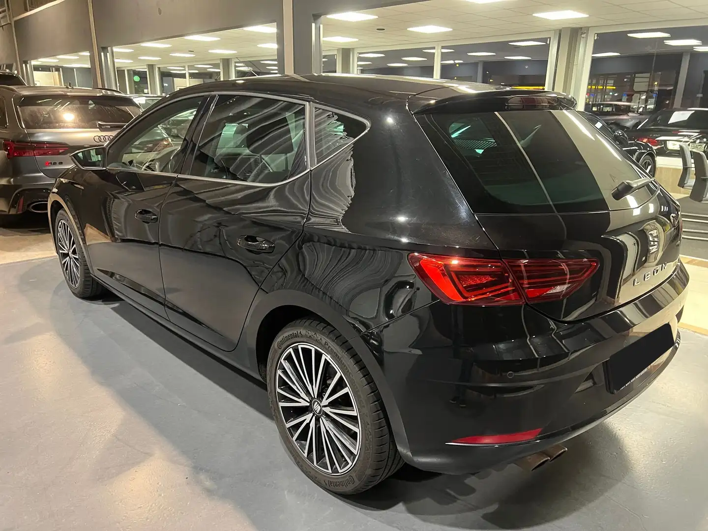 SEAT Leon 1.8TSI Xcellence *Navi| LED| PDC| Schiebedach* Noir - 2