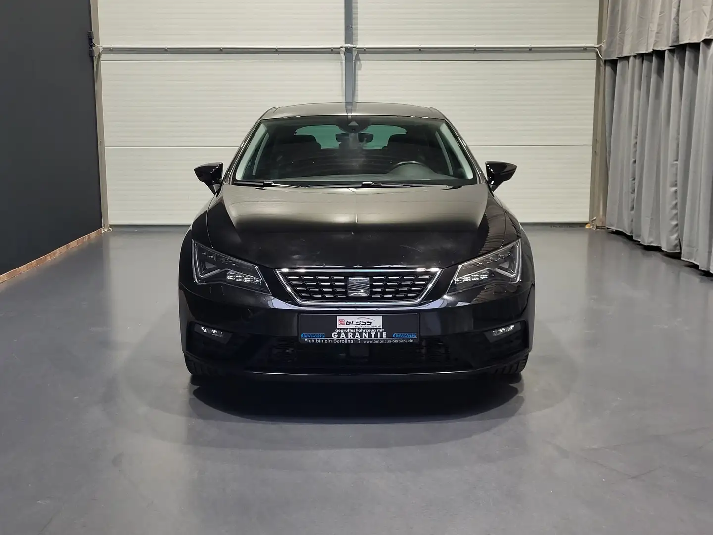 SEAT Leon 1.8TSI Xcellence *Navi| LED| PDC| Pano* Schwarz - 2