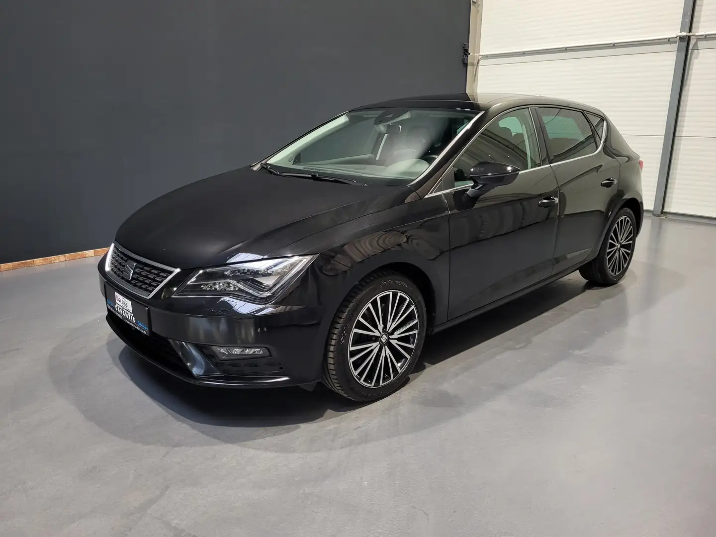 SEAT Leon 1.8TSI Xcellence *Navi| LED| PDC| Pano* Schwarz - 1