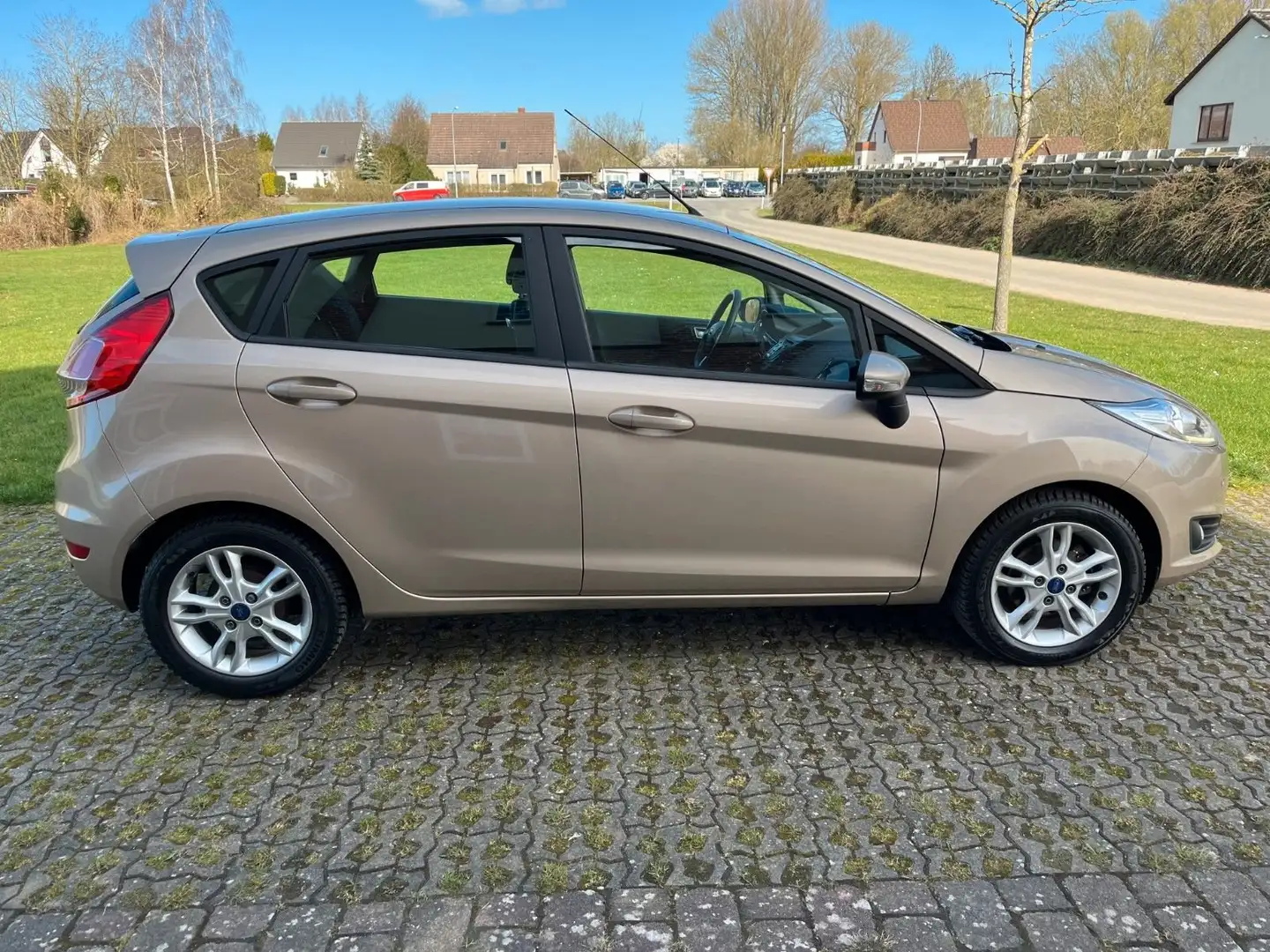 Ford Fiesta Fiesta Celebration 1,6 16V Aut. Beige - 1