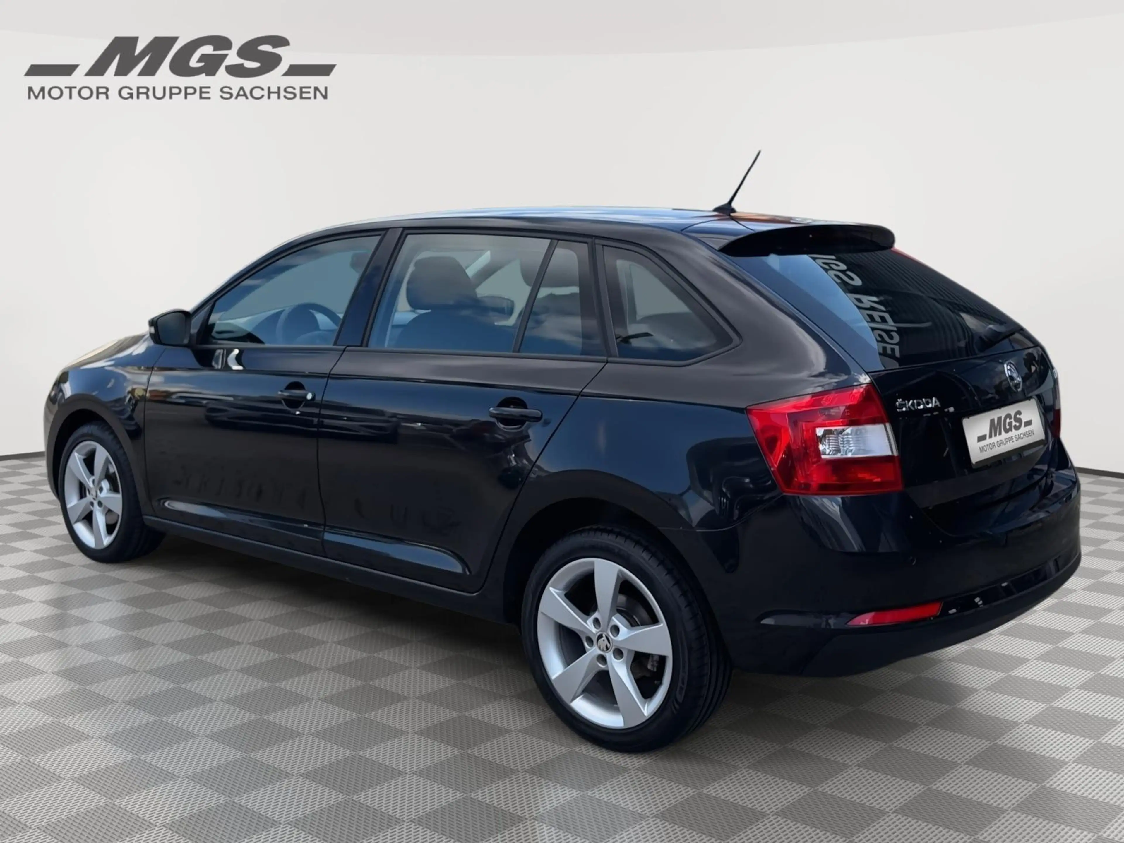 Skoda Rapid/Spaceback 1.2 TSI 'Cool Edition' #PDC #LMF #KLIMA #ISOFIX — photo 11