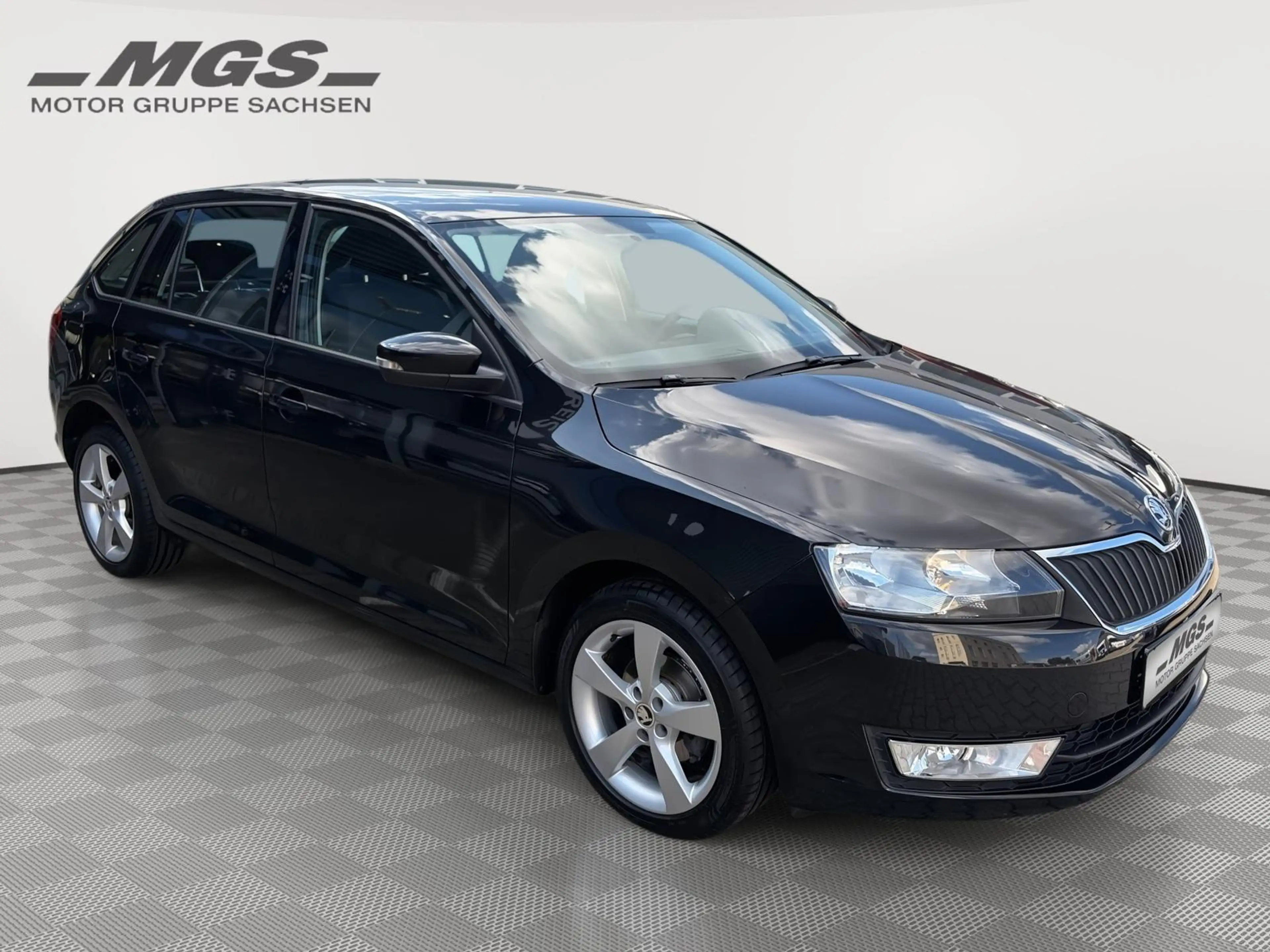 Skoda Rapid/Spaceback 1.2 TSI 'Cool Edition' #PDC #LMF #KLIMA #ISOFIX — photo 5
