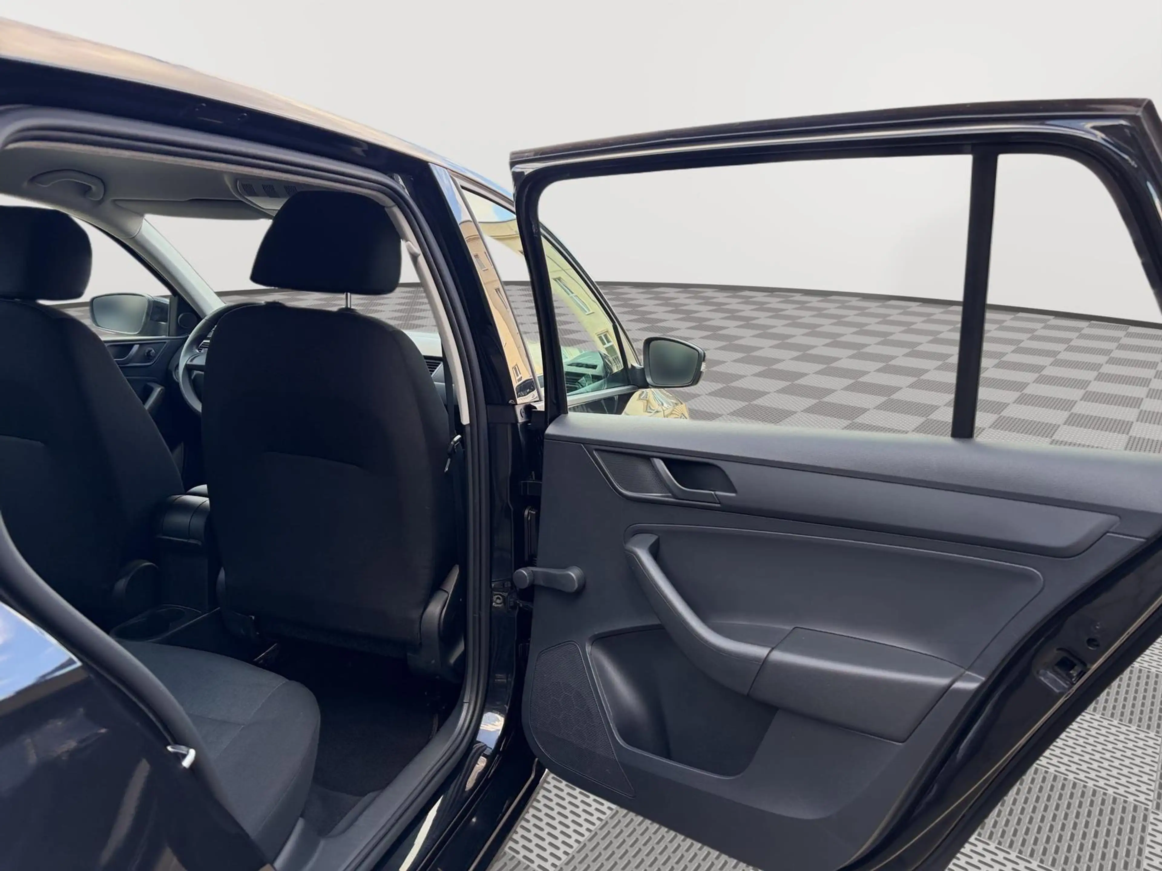 Skoda Rapid/Spaceback 1.2 TSI 'Cool Edition' #PDC #LMF #KLIMA #ISOFIX — photo 15