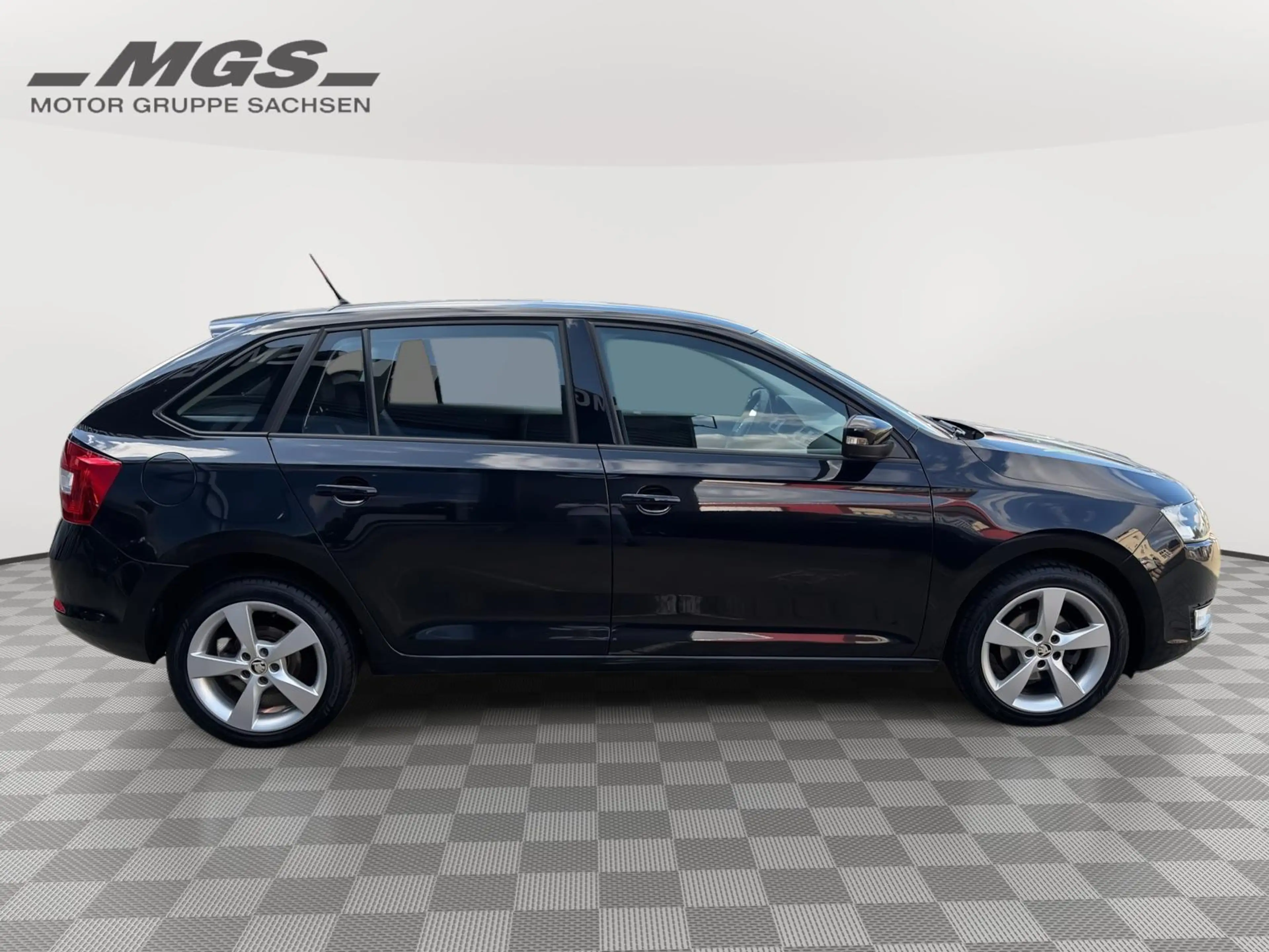Skoda Rapid/Spaceback 1.2 TSI 'Cool Edition' #PDC #LMF #KLIMA #ISOFIX — photo 6