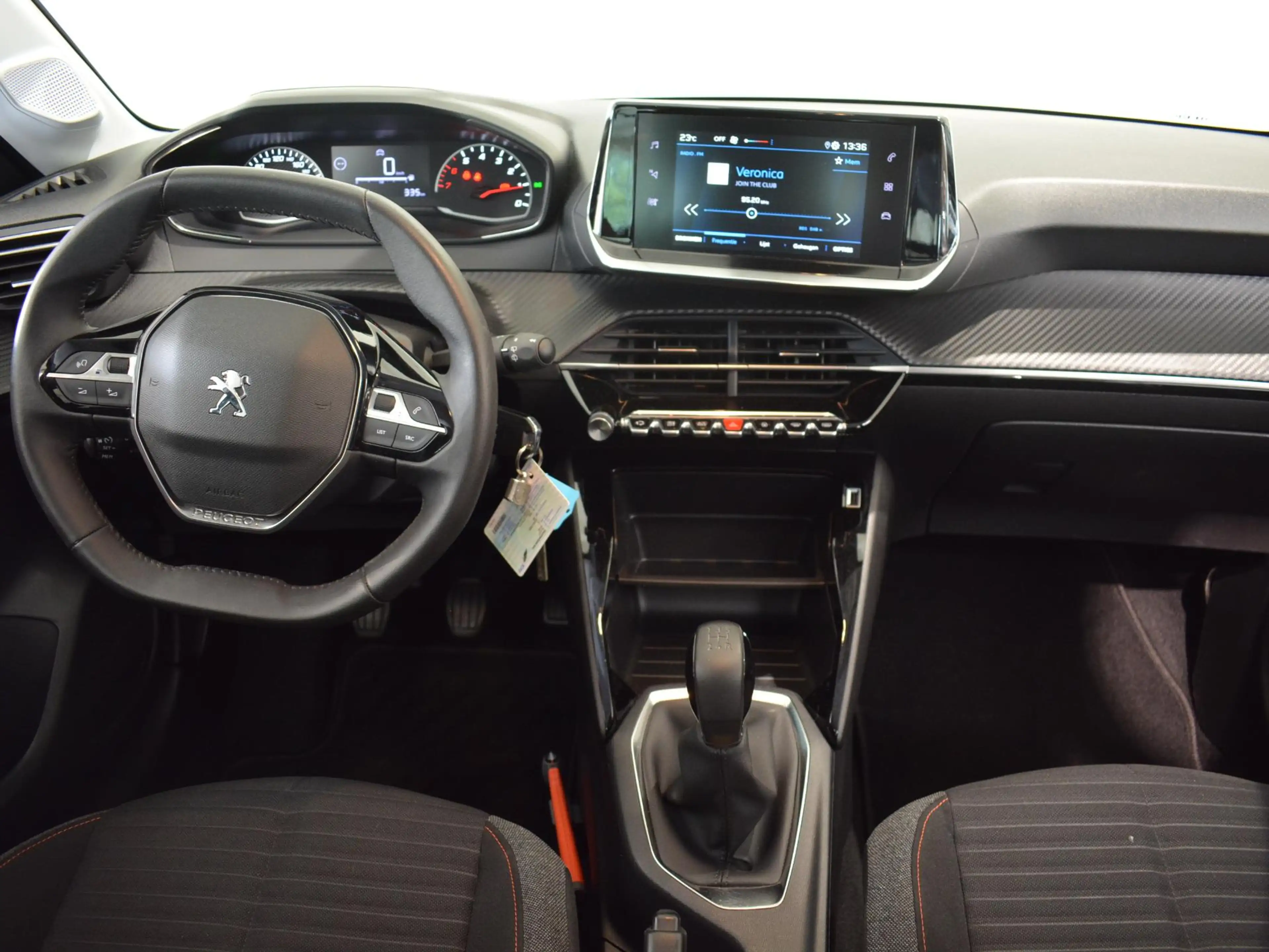 Peugeot 208 1.2 PureTech Active . — photo 4