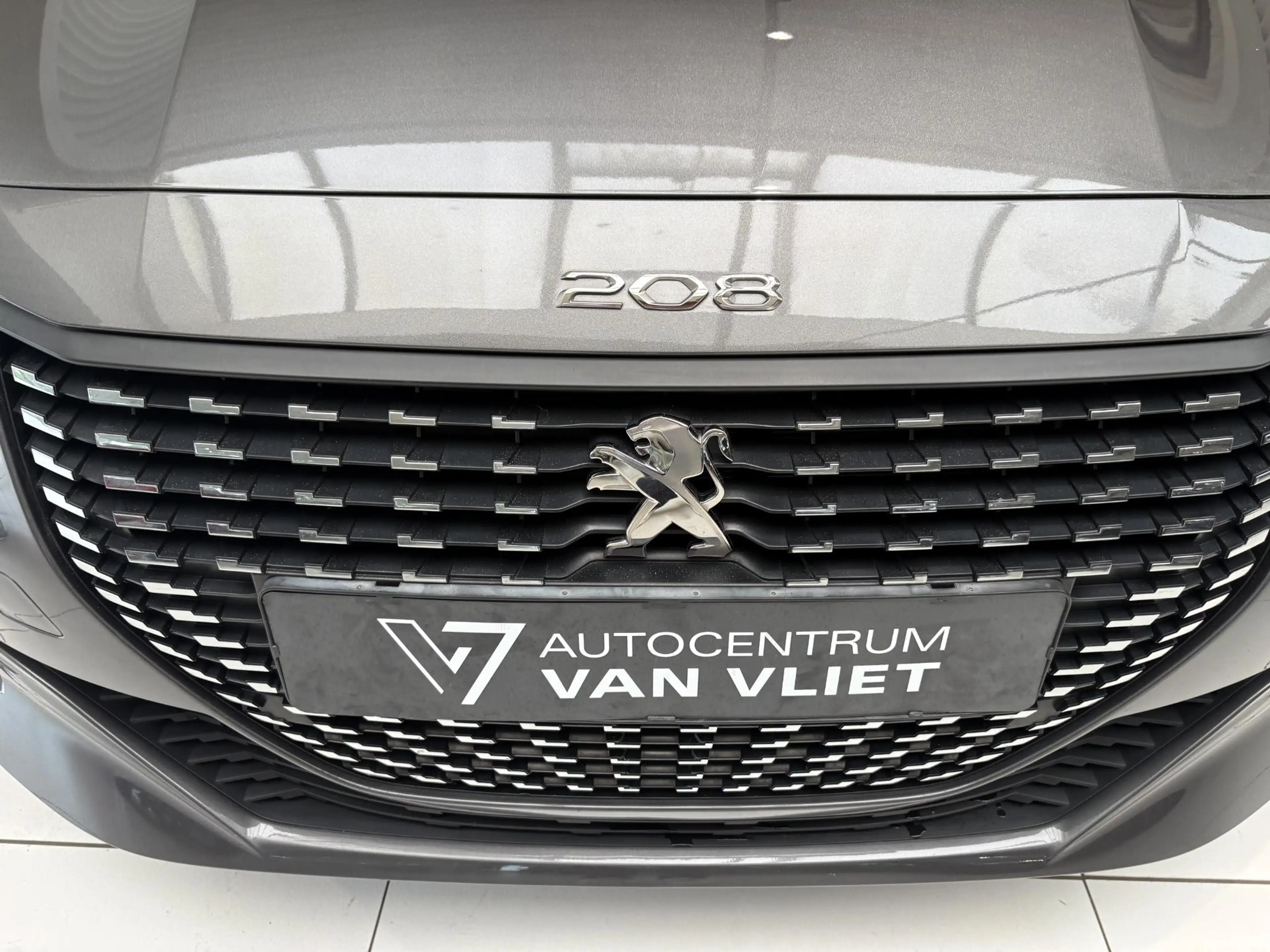 Peugeot 208 1.2 PureTech Active . — photo 15