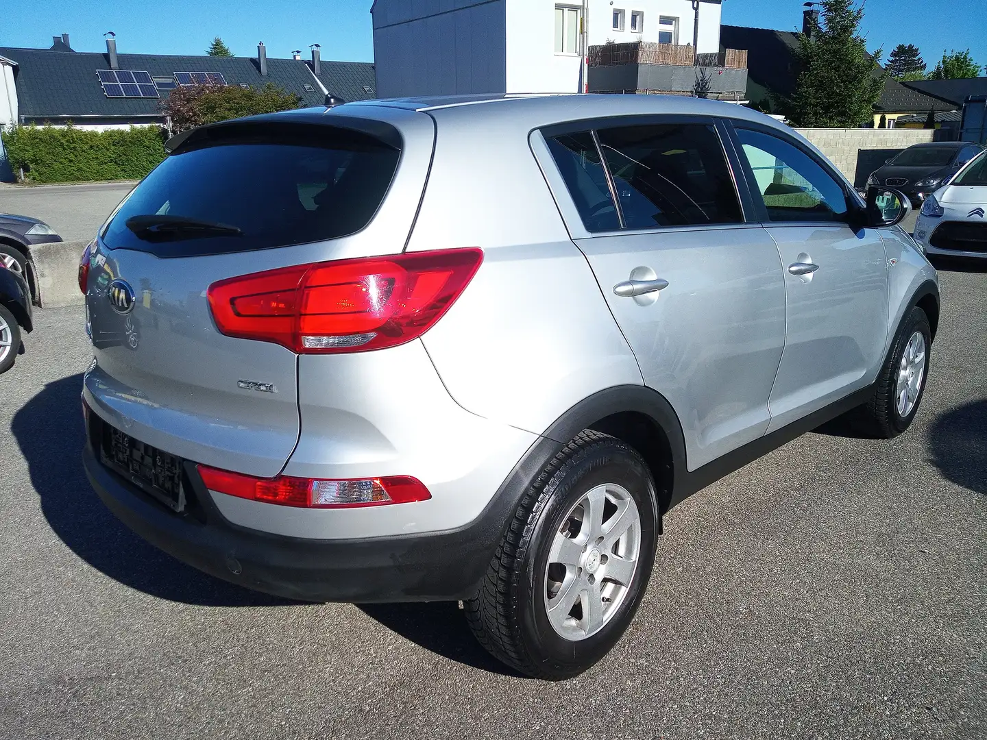 Kia Sportage TITAN 1,7 CRDi 2WD/MT6/11 Grau - 2