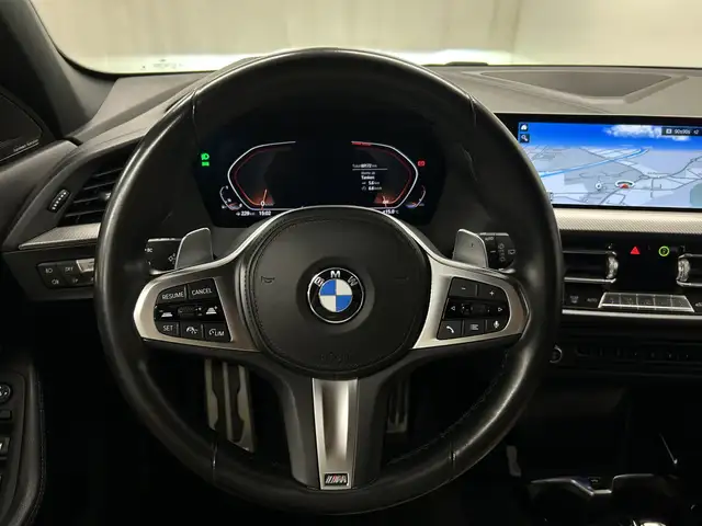 BMW 1 Series view 24