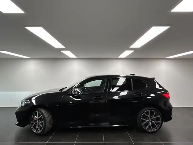 BMW 1 Series view 2