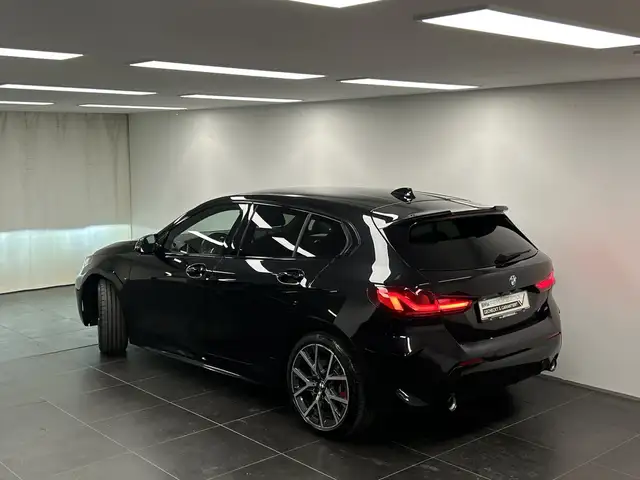 BMW 1 Series view 3