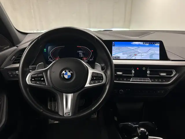 BMW 1 Series view 22