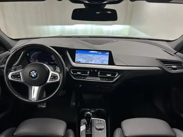 BMW 1 Series view 5
