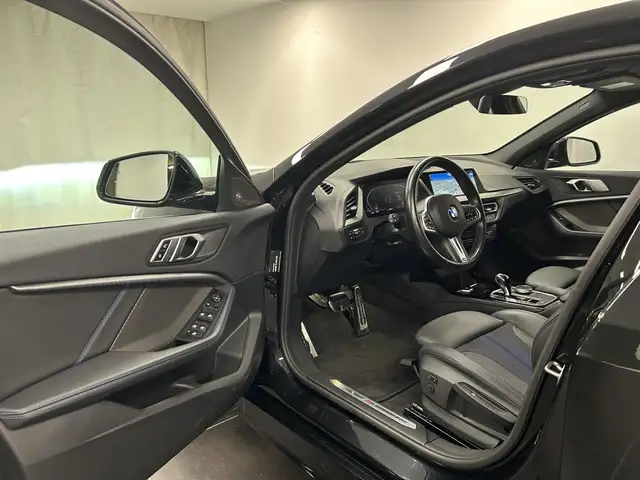 BMW 1 Series view 27