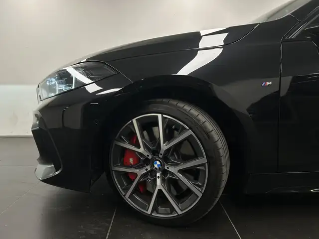 BMW 1 Series view 9