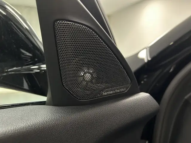 BMW 1 Series view 30