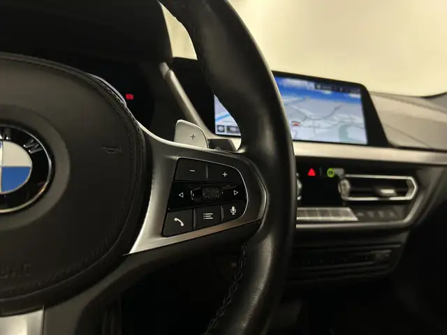 BMW 1 Series view 26
