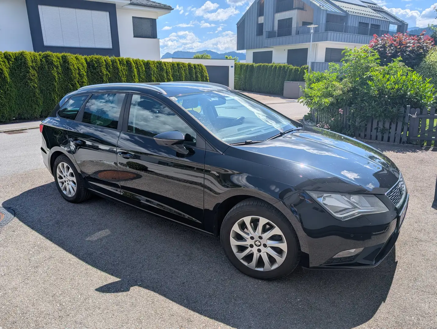 SEAT Leon Leon ST Business 1,6 TDI CR Start-Stopp Business Schwarz - 1