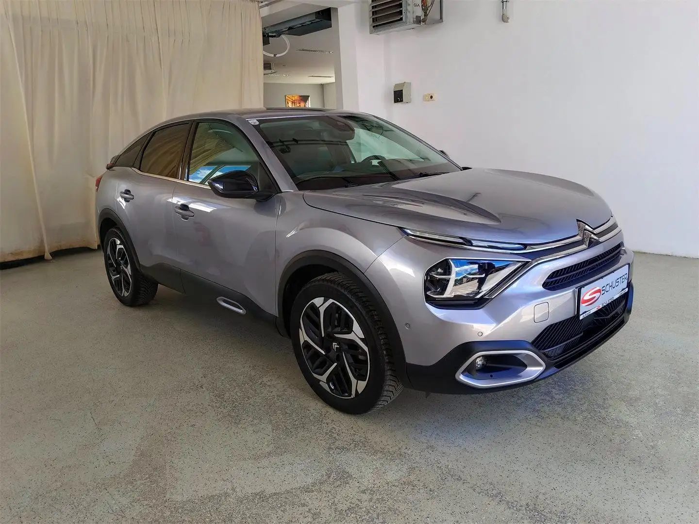 Citroen C4 PT 130EAT8 Aut Plus Grau - 1