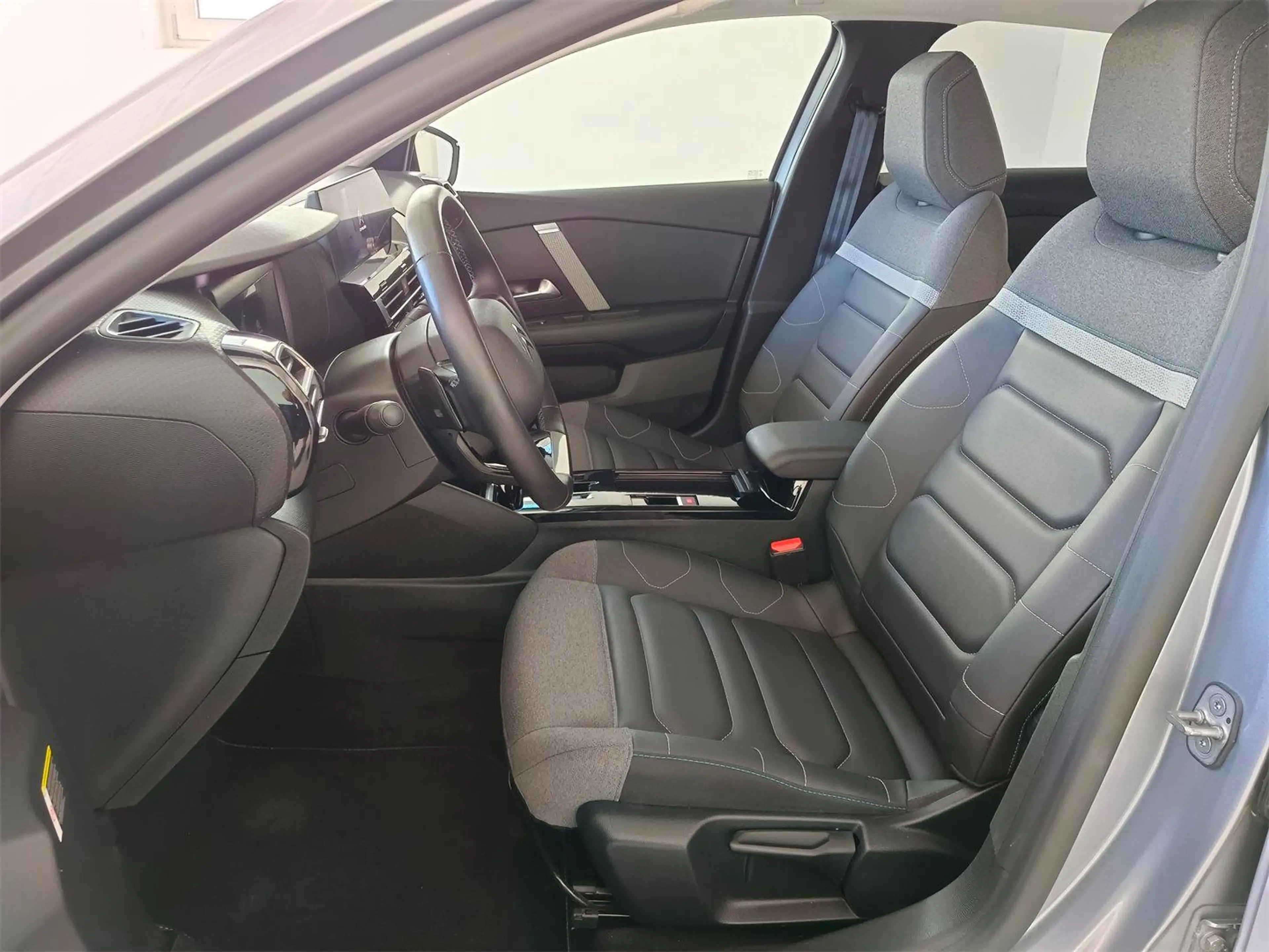 Citroen C4 PT 130EAT8 Aut Plus — photo 8