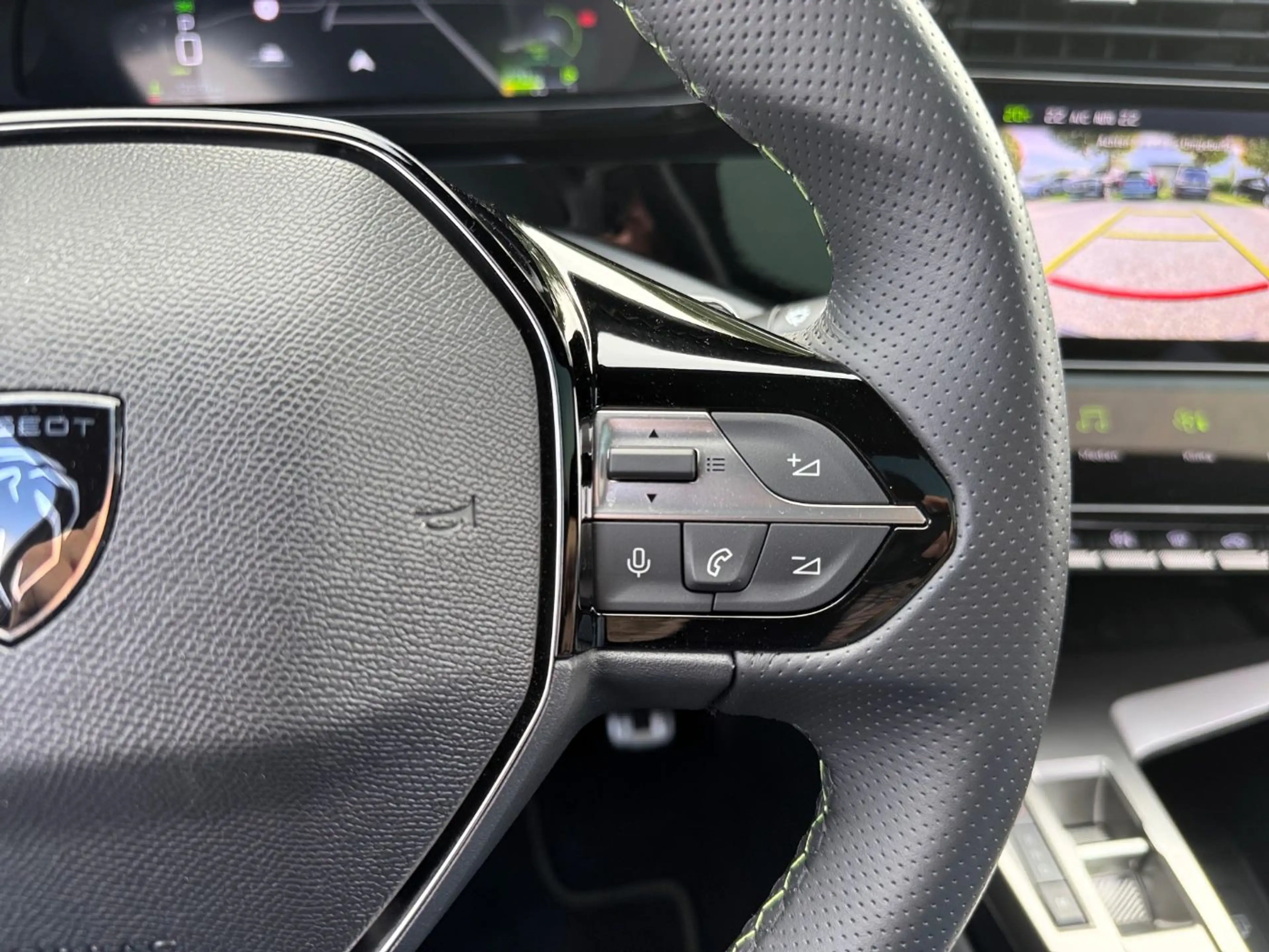 Peugeot 308 SW Hybrid 145 e-DSC6 GT ACC+LED+Navi+Kam. — photo 13