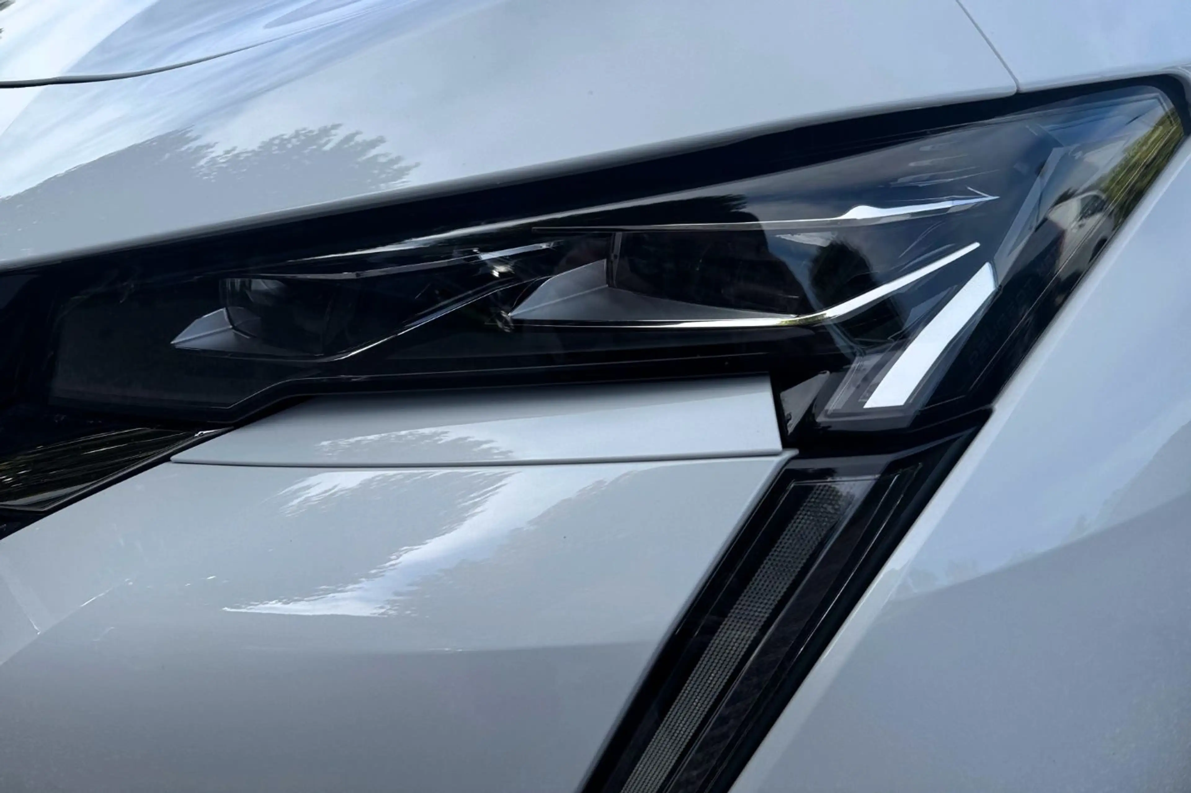 Peugeot 308 SW Hybrid 145 e-DSC6 GT ACC+LED+Navi+Kam. — photo 5