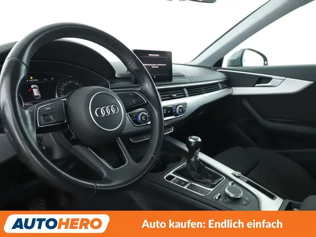 Audi A4 view 11