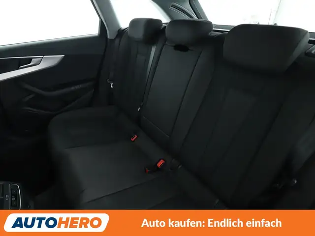 Audi A4 view 14
