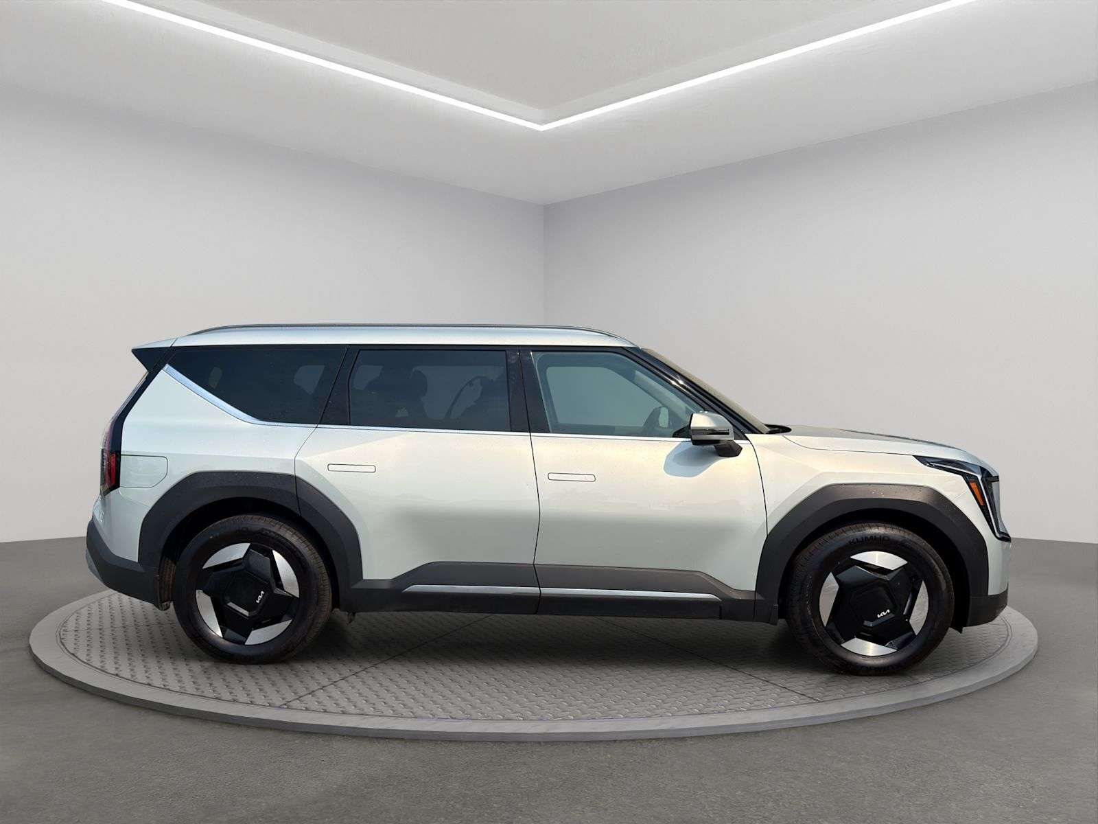 2025 Kia EV9 Land / Local / No Accident / Dealer serviced — снимка 1